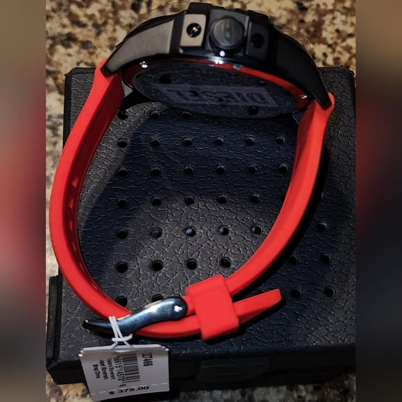 Diesel Uber Chief 2005 Three-Hand Red Silicone Watch - Picture 6 of 11